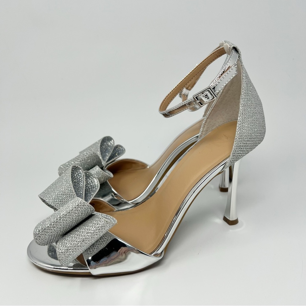 INC Bow Dress Sandals
Size 9.5 - Picture 3 of 7